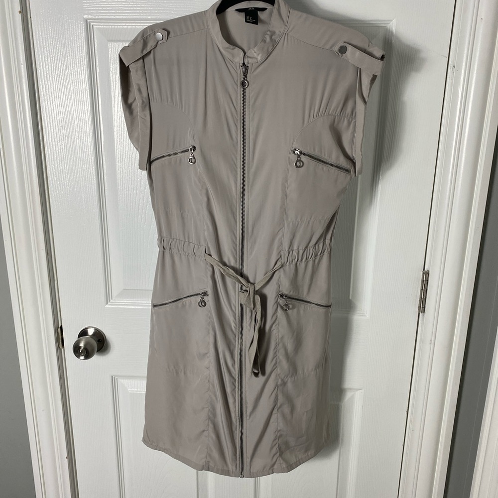 Dress - Picture 2 of 3